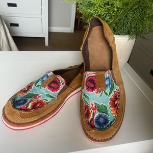 Ariat Floral Print Cruiser